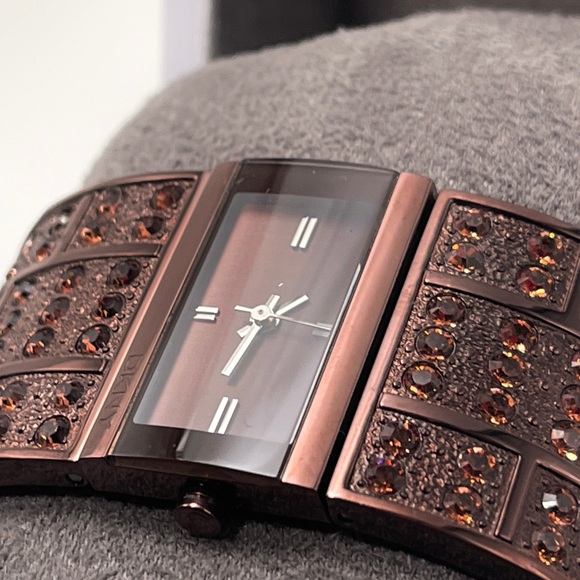 NWOT DKNY Sparkling Copper/Bronze Ladies Wristwatch with links NY3895 - Picture 7 of 7